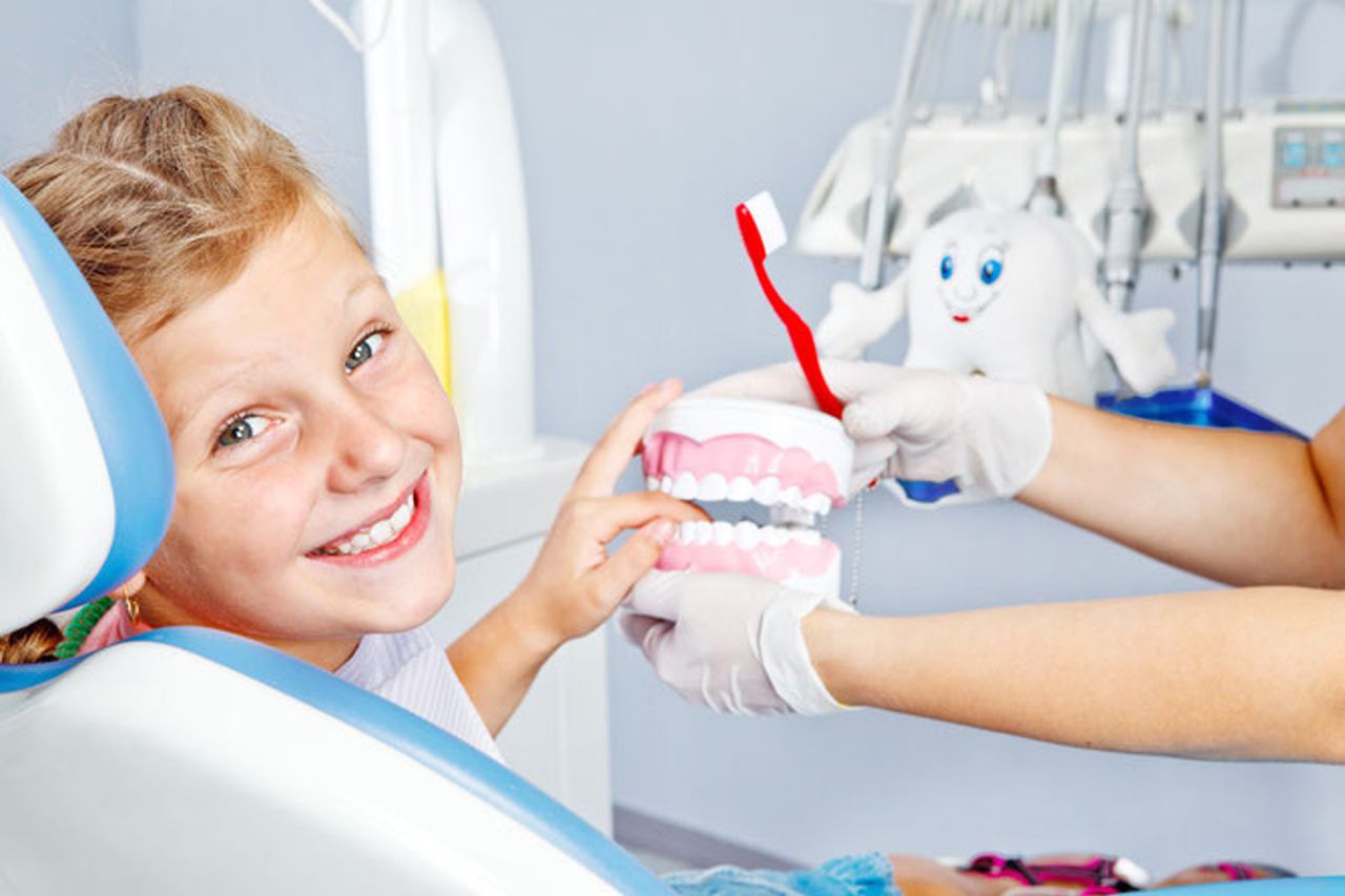 Studio Dentistico Caneva - Indicazioni sull'uso dello spazzolino nei bambini